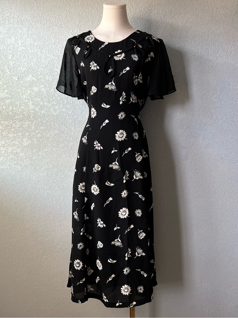 Vintage Y2K Hanous Black Floral Beaded Neck Flutter Sleeve Maxi Dress M